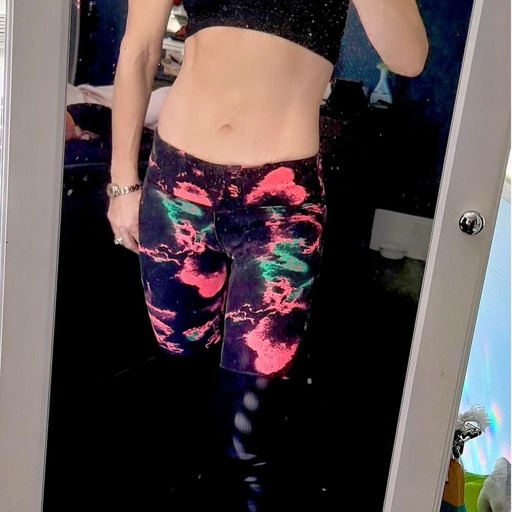 Alo Yoga Airbrush Low Rise Leggings Black Neon Coral Teal Splatter Print M